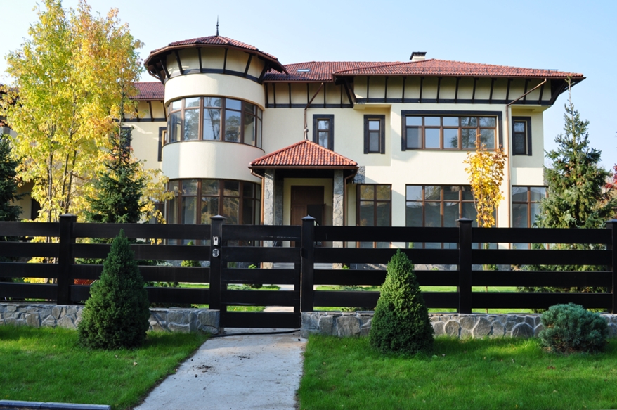 Самые дорогие дома Рублевки — примеры с фото